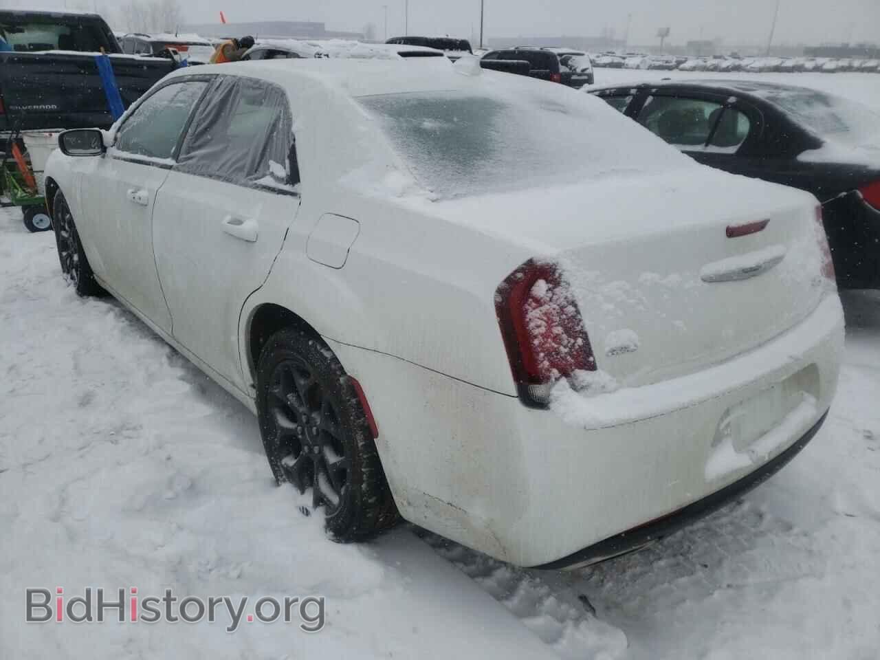 2019 CHRYSLER 300 - VIN: 2C3CCAGG7KH517411 - Фото 3