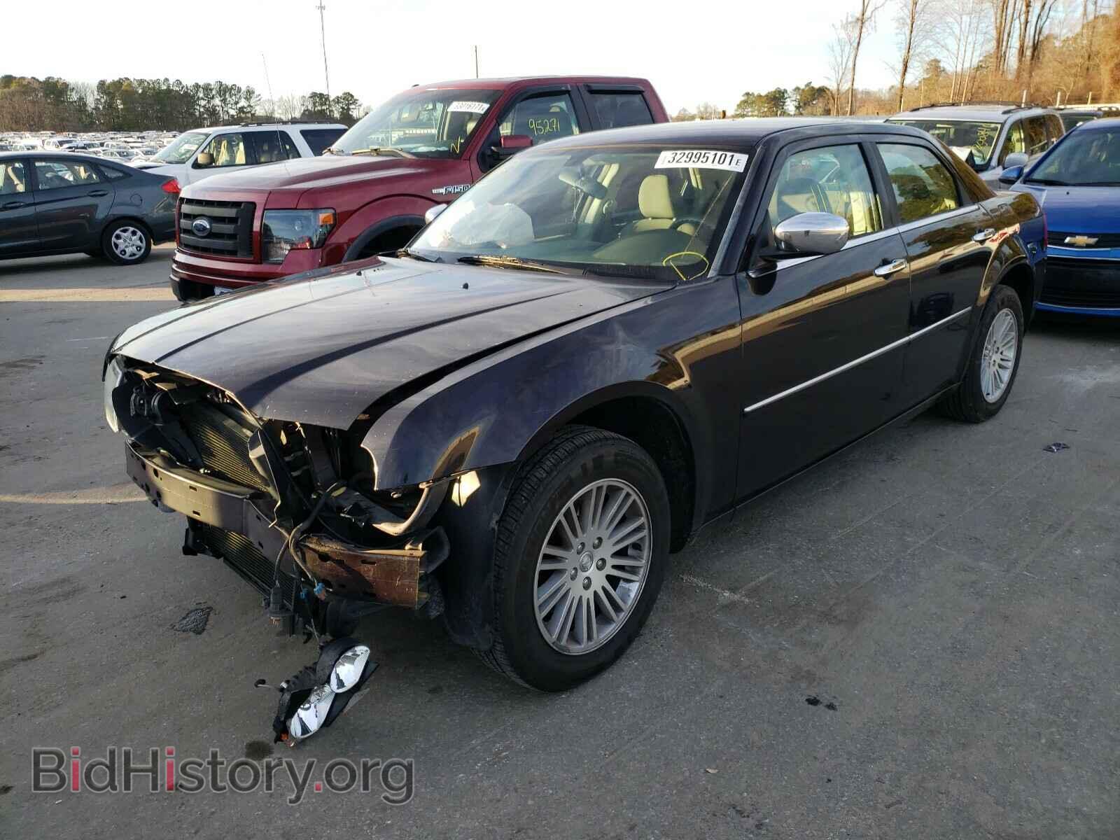 2010 CHRYSLER 300 - VIN: 2C3CA4CD9AH148052 - Фото 2