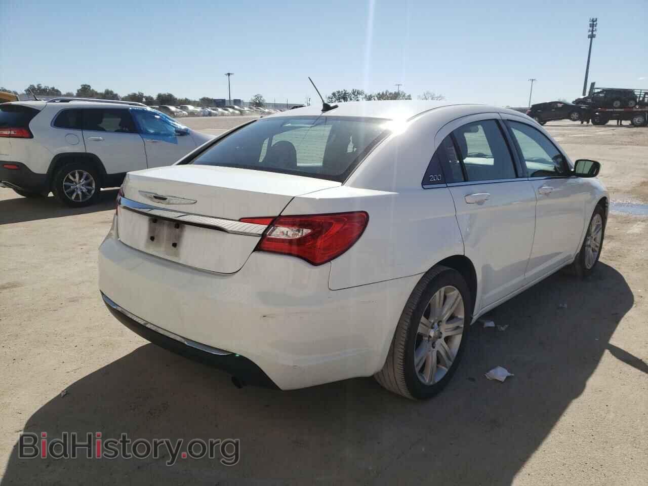 2013 CHRYSLER 200 - VIN: 1C3CCBBB9DN695414 - Фото 4