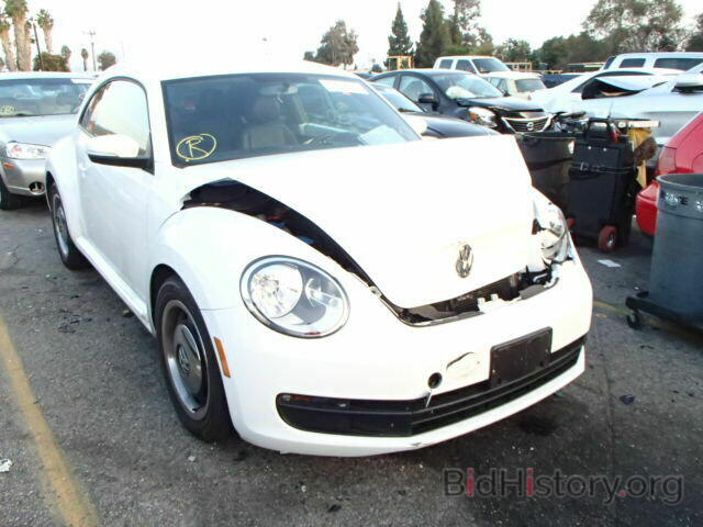 Photo 3VWJP7AT9CM620474 - VOLKSWAGEN BEETLE 2012