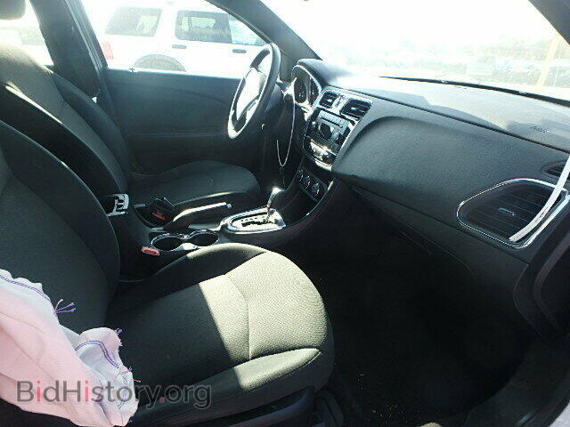 2011 CHRYSLER 200 - VIN: 1C3BC4FB1BN550432 - Фото 5