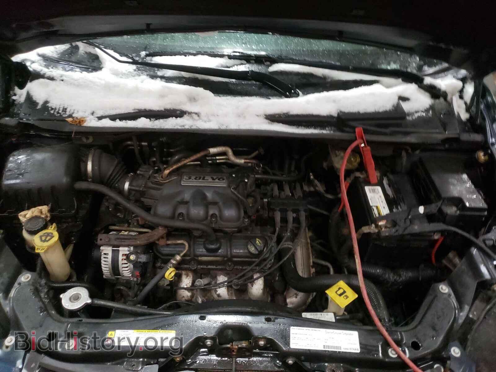 2008 CHRYSLER MINIVAN - VIN: 2A8HR54P28R793163 - Фото 7