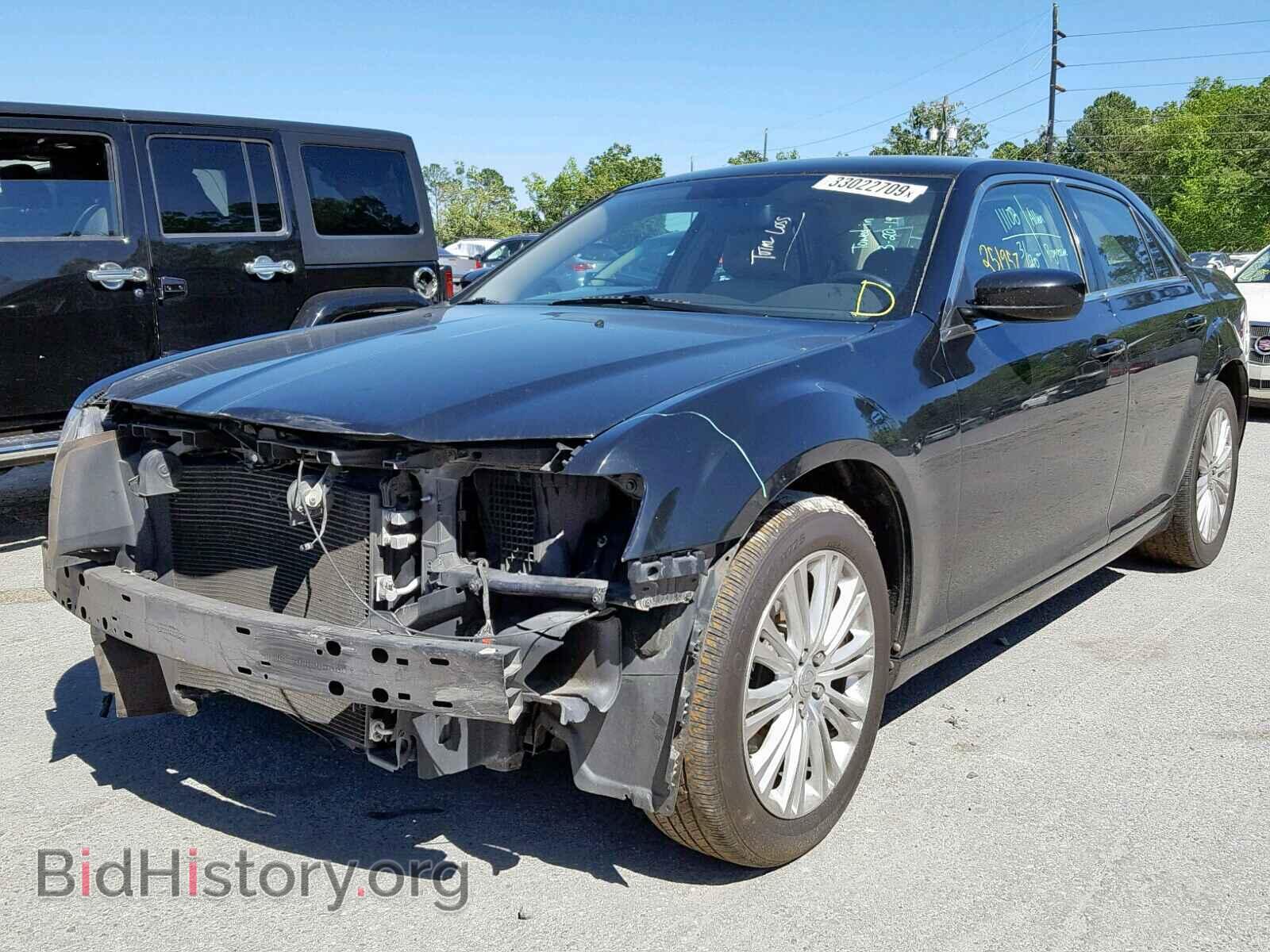 2013 CHRYSLER 300 - VIN: 2C3CCARG0DH617415 - Фото 2