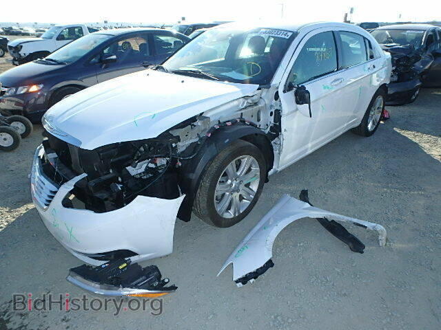 2013 CHRYSLER 200 - VIN: 1C3CCBAB9DN698072 - Photo 2