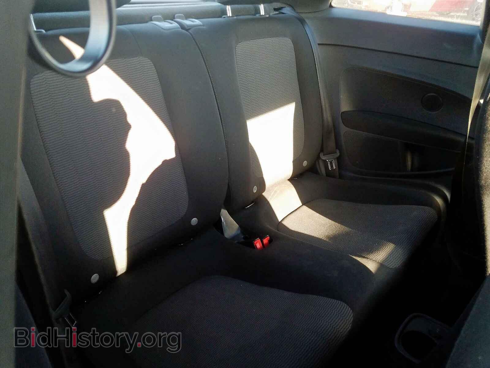 2014 VOLKSWAGEN BEETLE - VIN: 3VWFP7AT5EM624224 - Фото 6