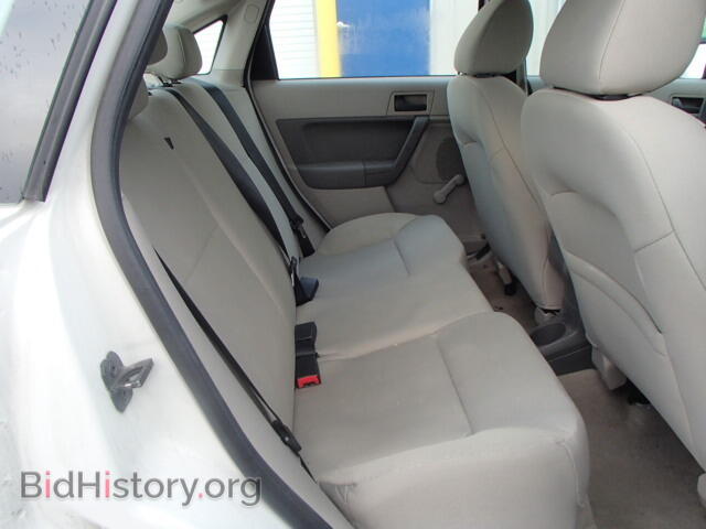 2011 FORD FOCUS - VIN: 1FAHP3EN7BW142002 - Фото 6
