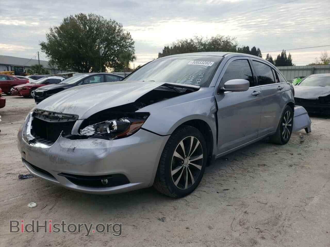2013 CHRYSLER 200 - VIN: 1C3CCBBB1DN611795 - Фото 2