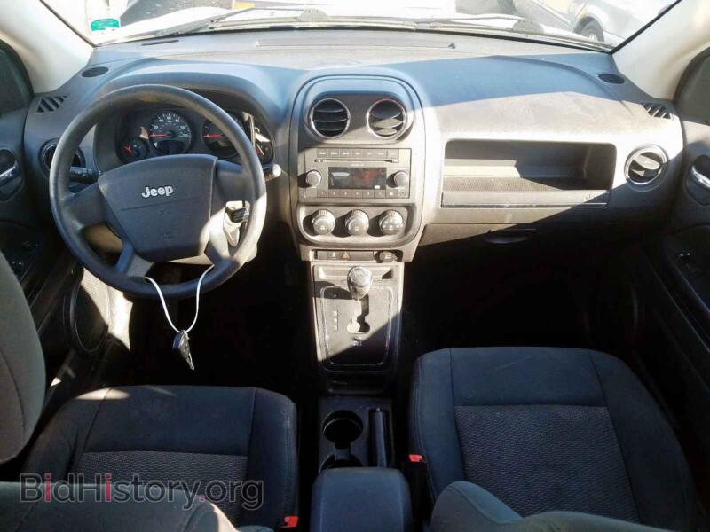2010 Jeep COMPASS (VIN 1J4NF4FB7AD649657) — фото 9 из 10