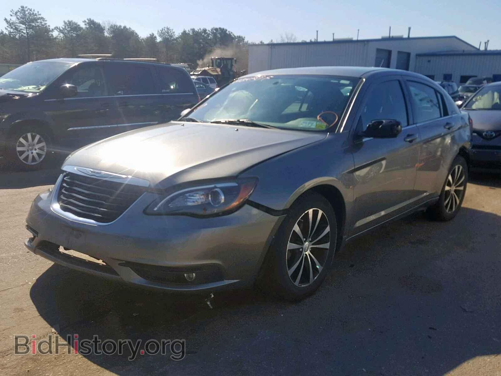 2011 CHRYSLER 200 - VIN: 1C3BC8FG4BN600176 - Фото 2