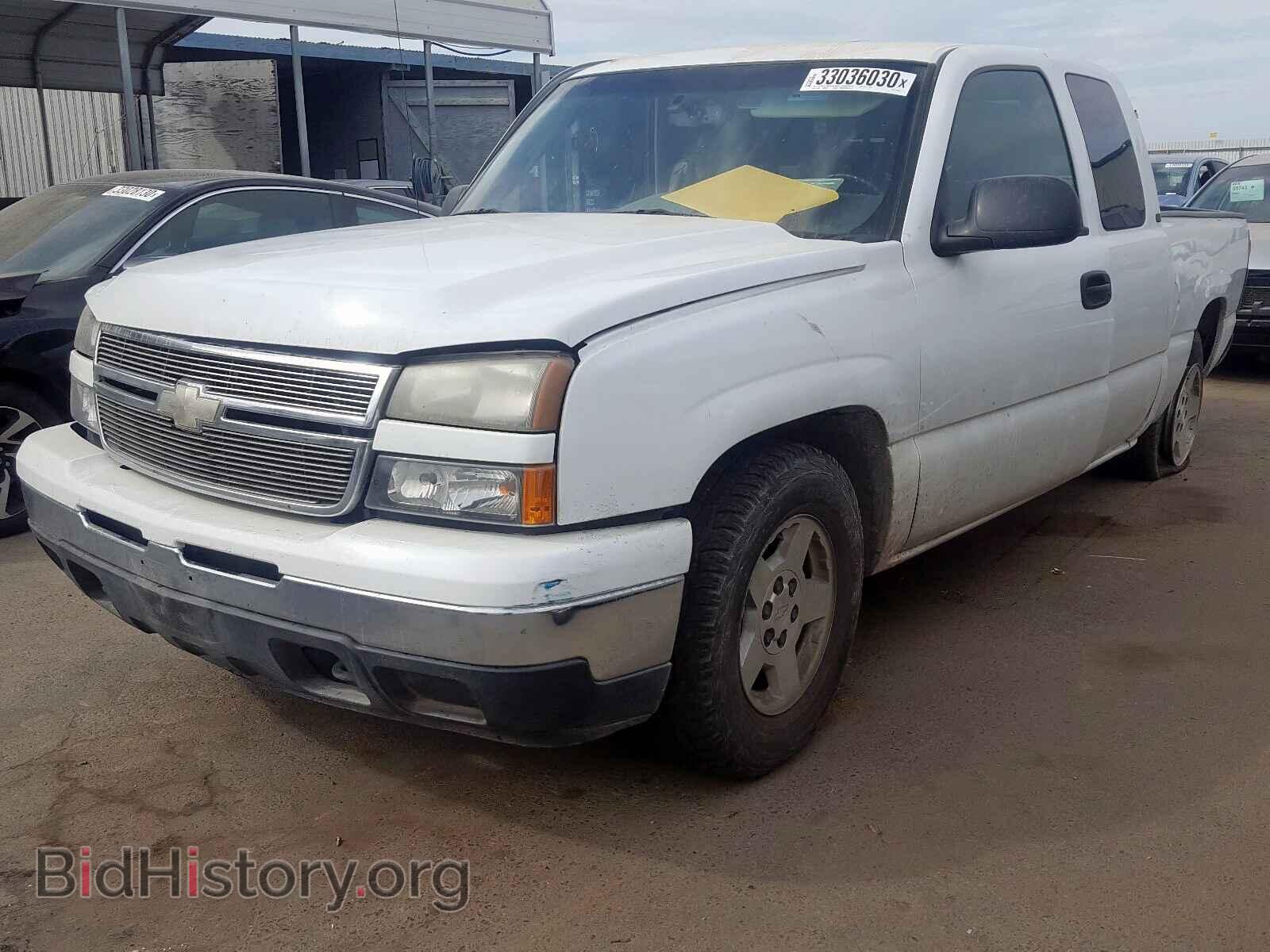 2006 CHEVROLET SILVERADO - VIN: 2GCEC19T961108243 - Photo 2