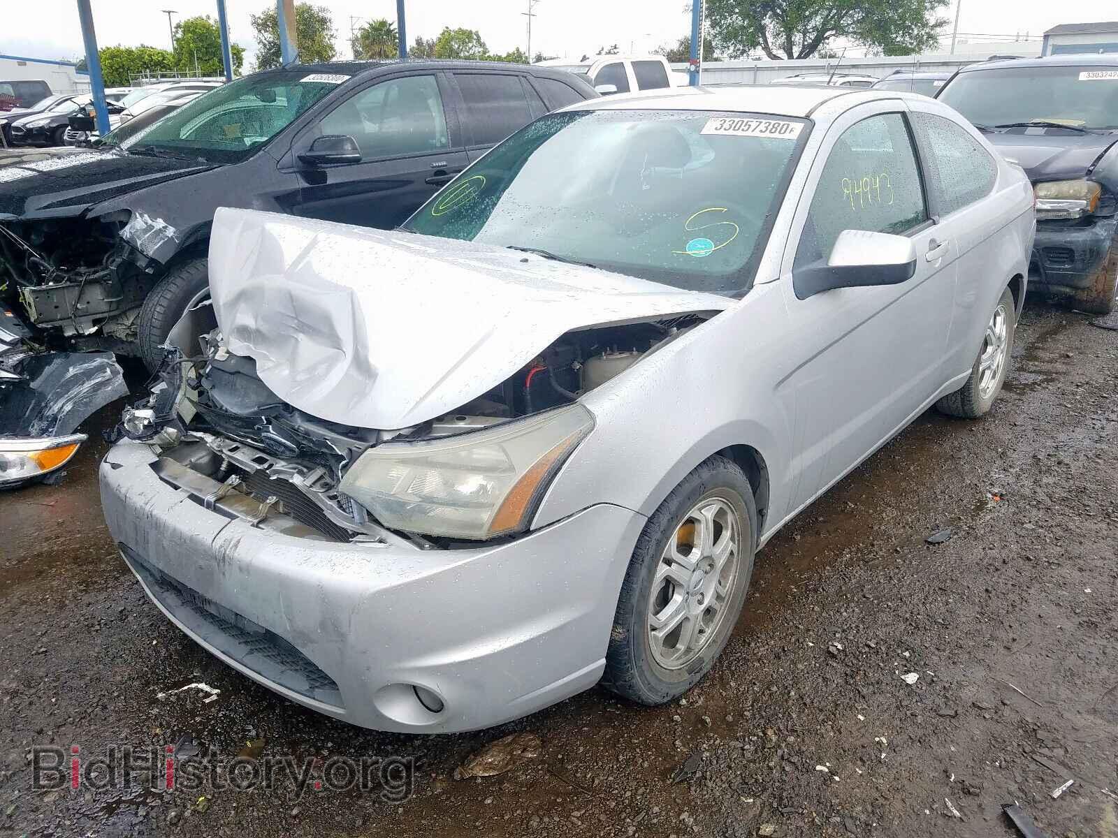 2009 FORD FOCUS - VIN: 1FAHP32N69W162577 - Фото 2