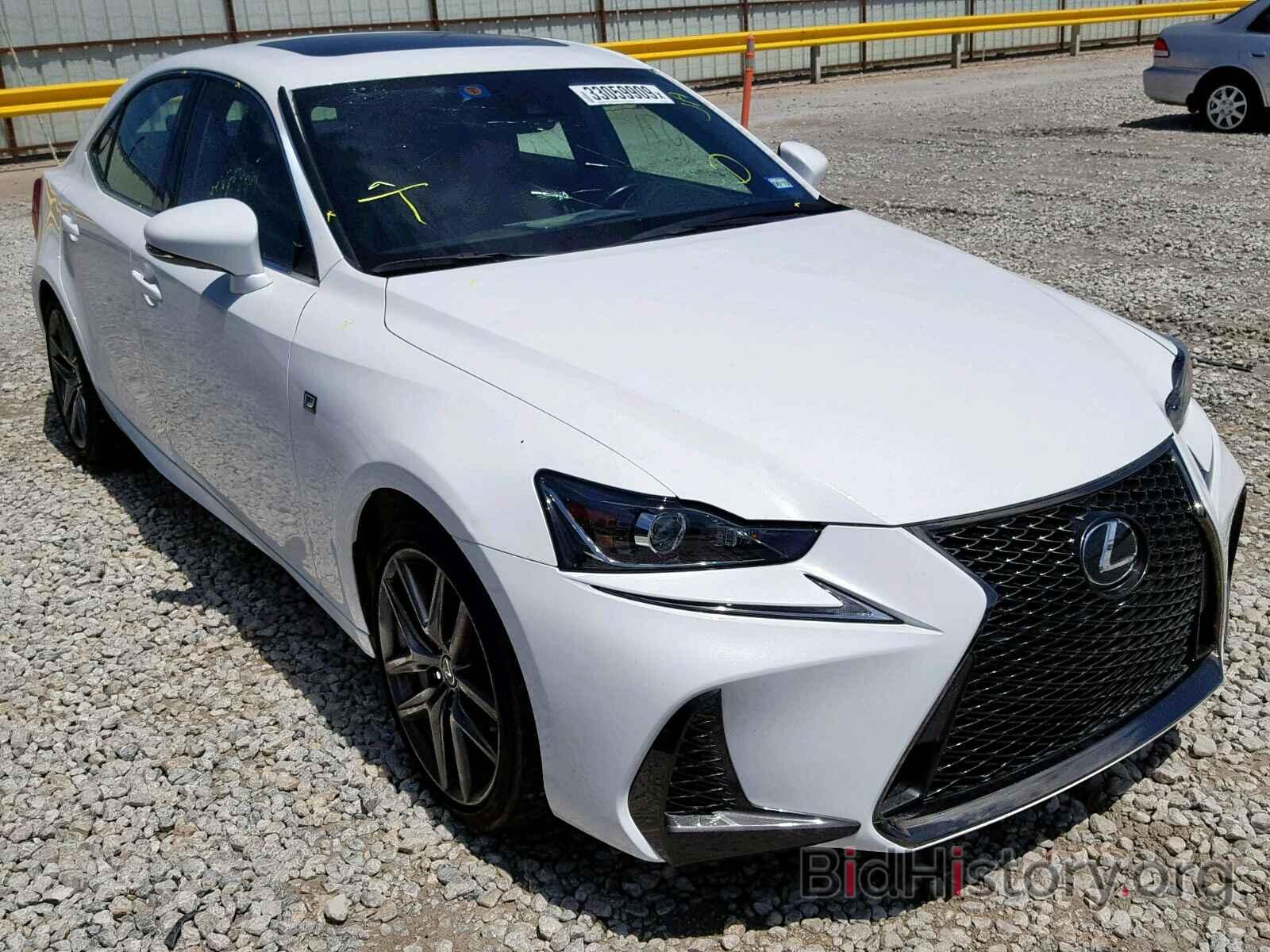 Photo JTHCE1D20H5013831 - LEXUS IS 2017