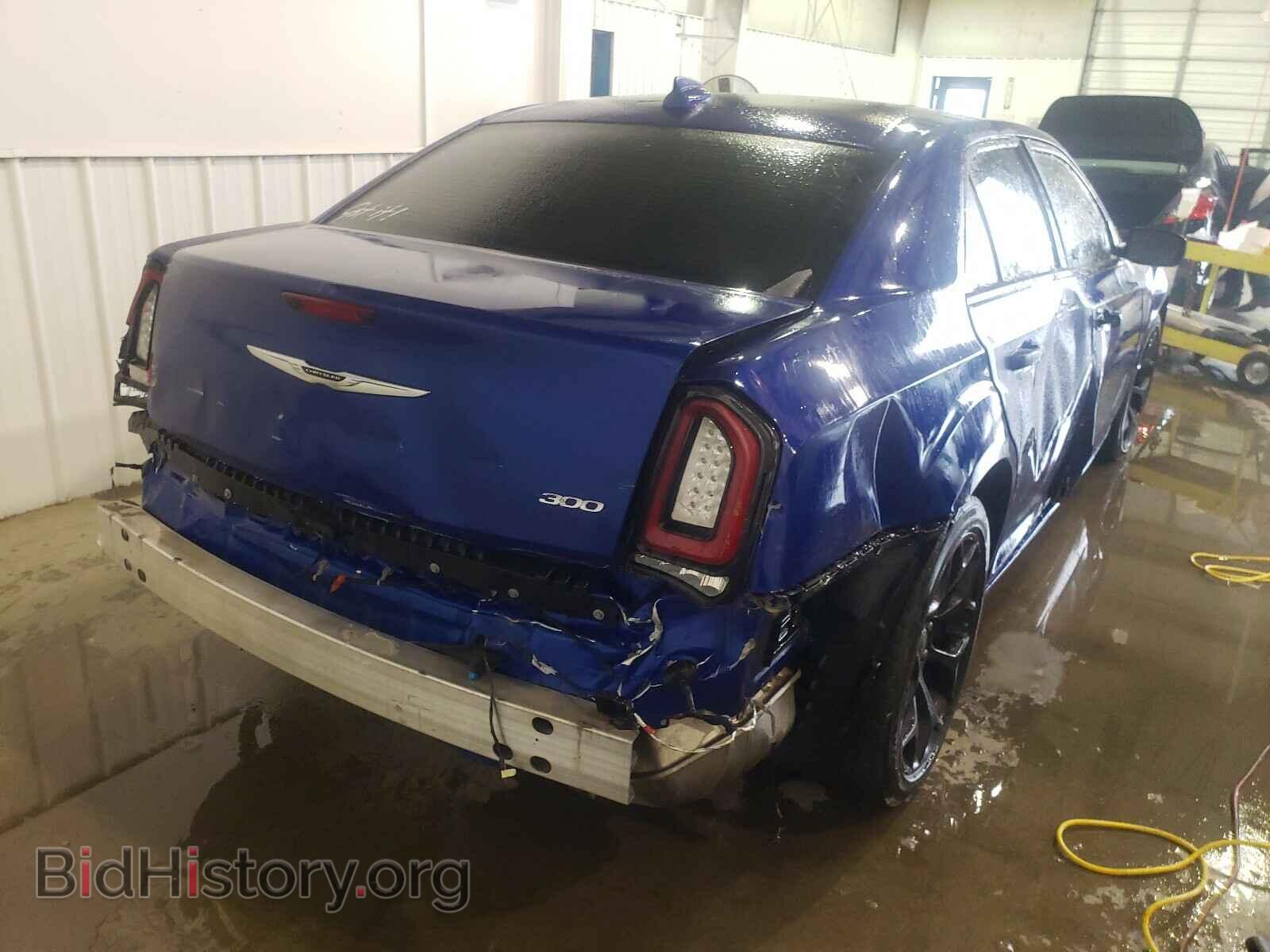 2019 CHRYSLER 300 - VIN: 2C3CCAAG4KH614381 - Фото 4