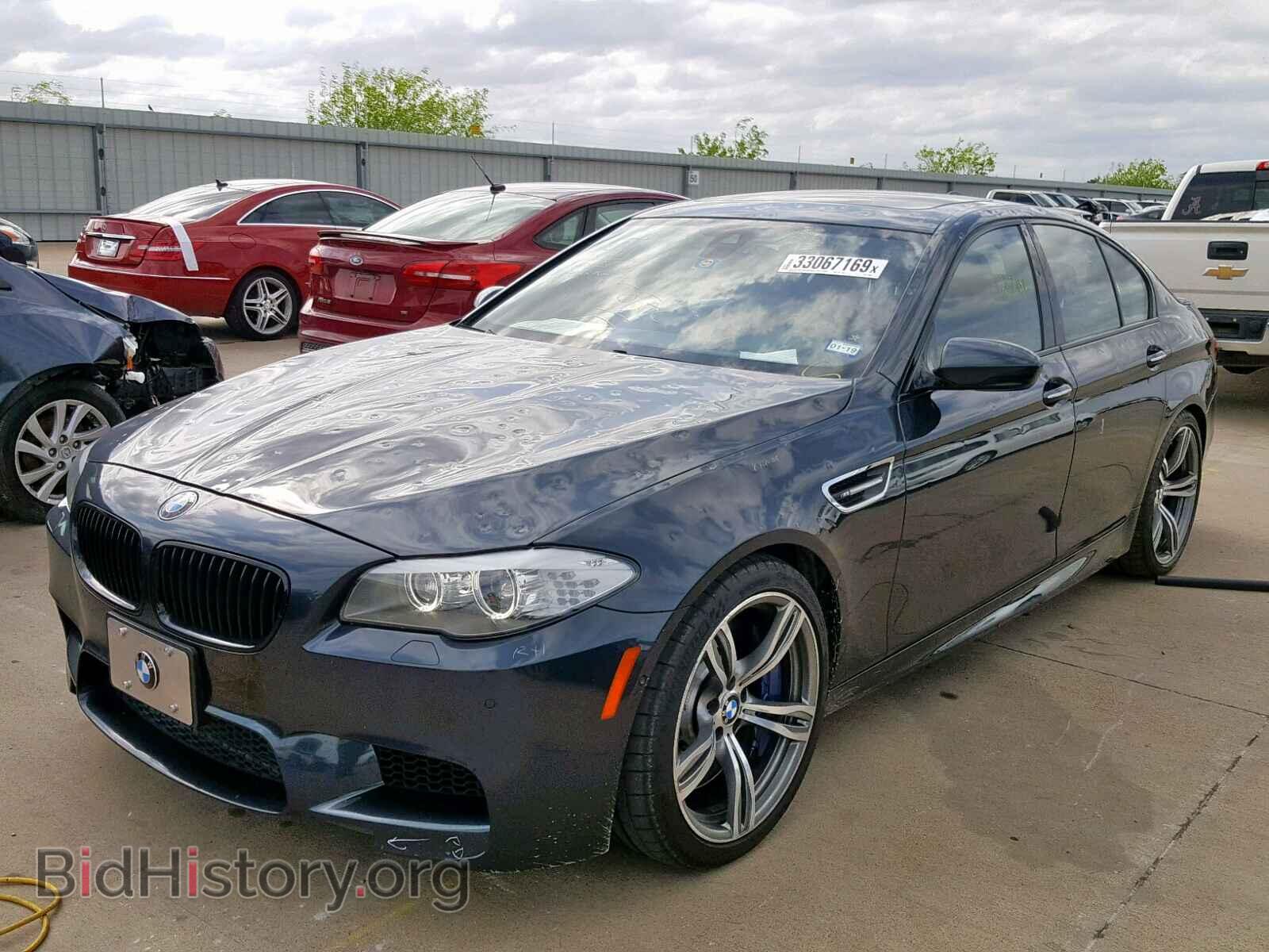2013 BMW M5 - VIN: WBSFV9C52DD096809 - Фото 2