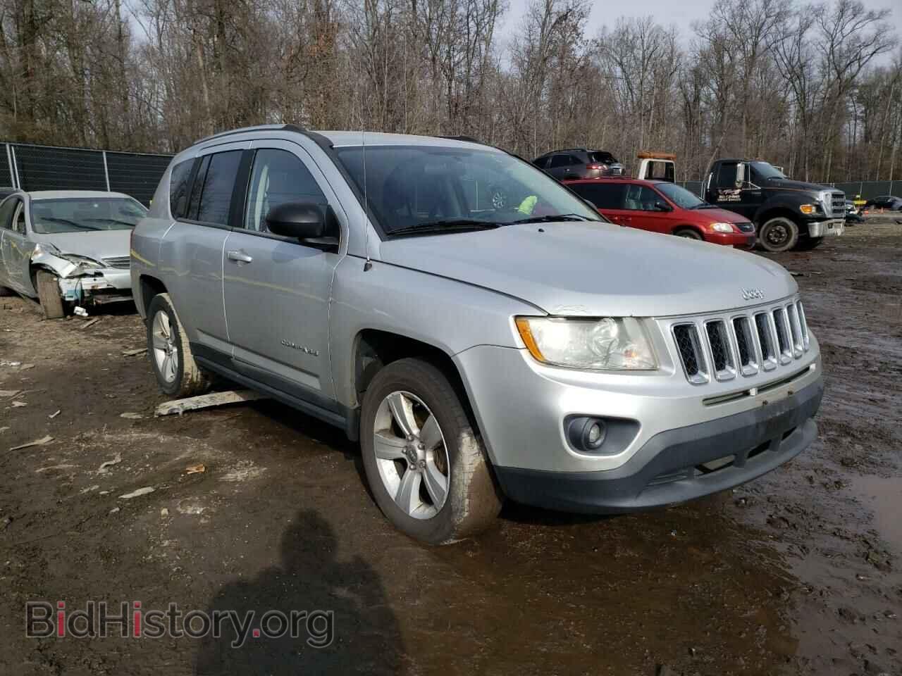 Photo 1J4NF1FB8BD164380 - JEEP COMPASS 2011