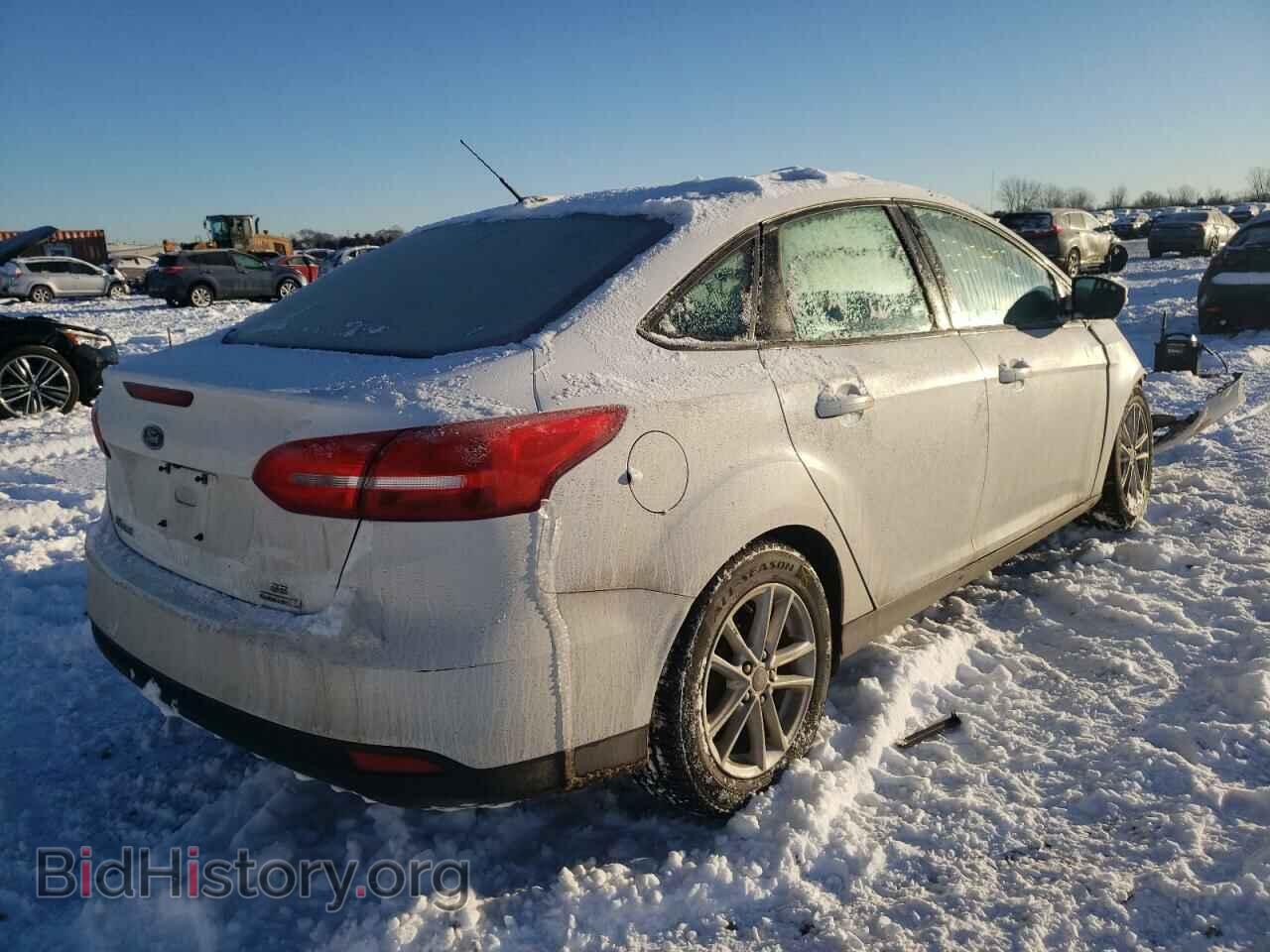 2016 FORD FOCUS - VIN: 1FADP3F2XGL310811 - Photo 4