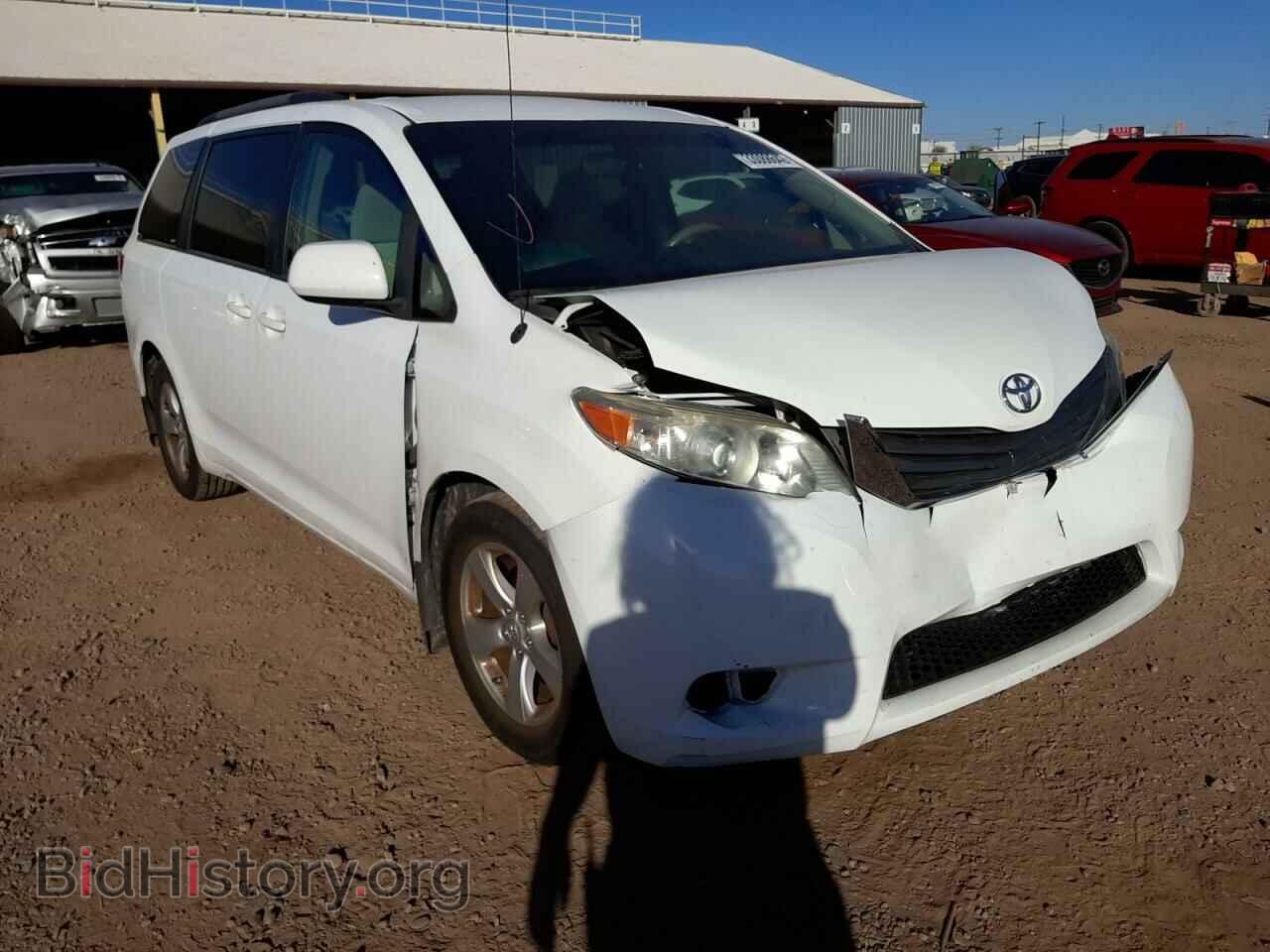 Фотография 5TDKK3DC7BS082978 - TOYOTA SIENNA 2011