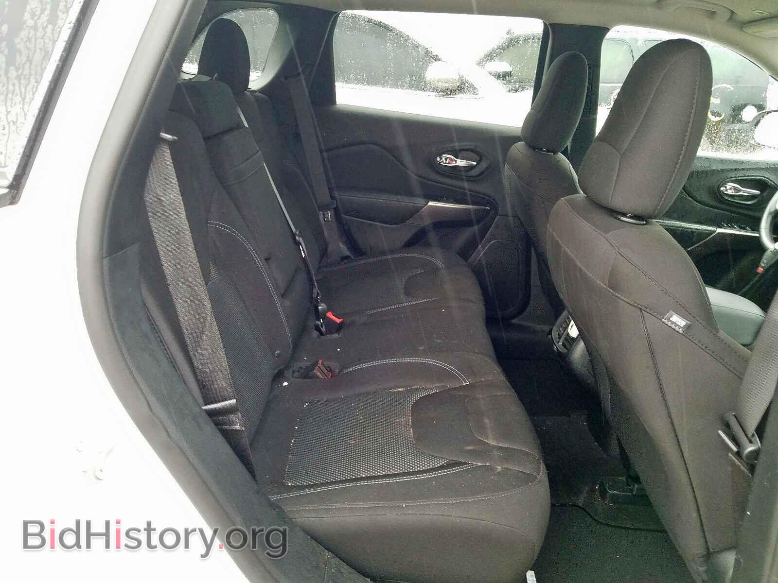 2019 JEEP CHEROKEE - VIN: 1C4PJLCB8KD285357 - Photo 6