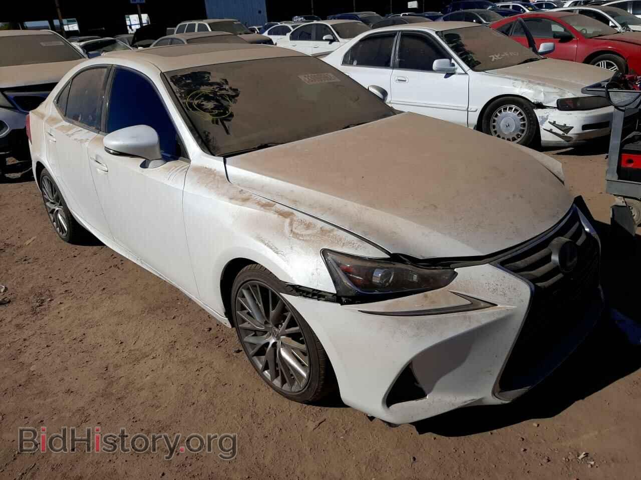 Photo JTHBA1D26H5042385 - LEXUS IS 2017