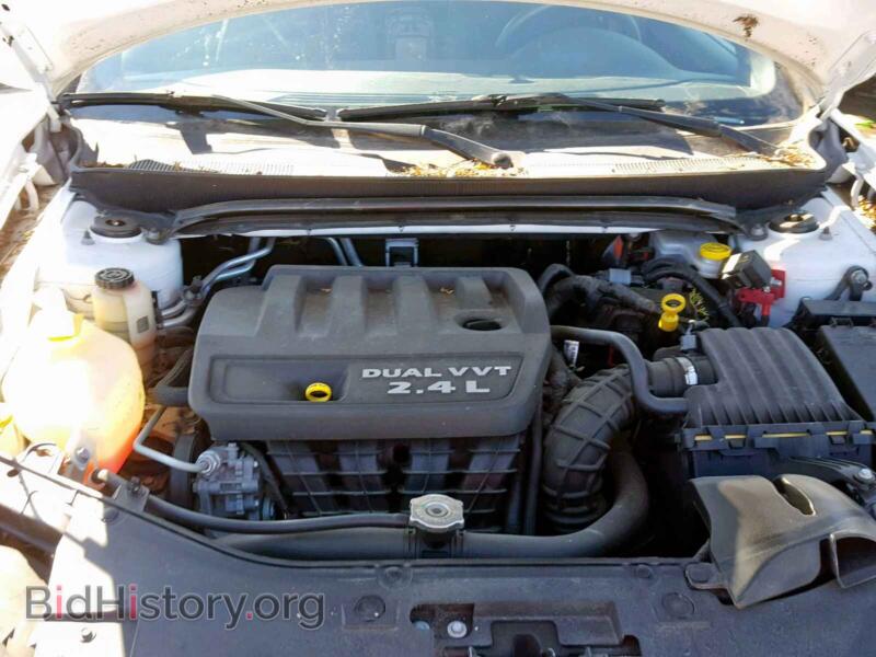 2012 Chrysler 200 (VIN 1C3CCBAB1CN148119) — photo 7 of 10
