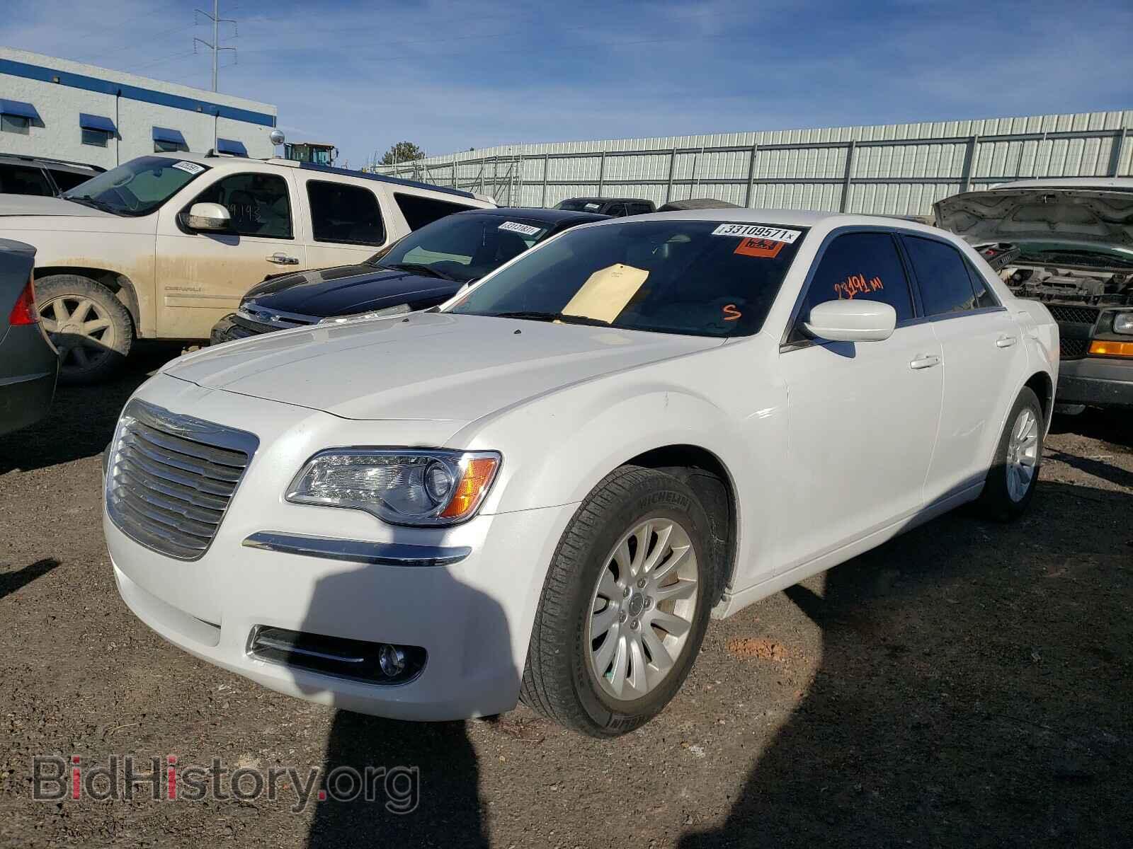 2014 CHRYSLER 300 - VIN: 2C3CCAAG0EH161574 - Фото 2