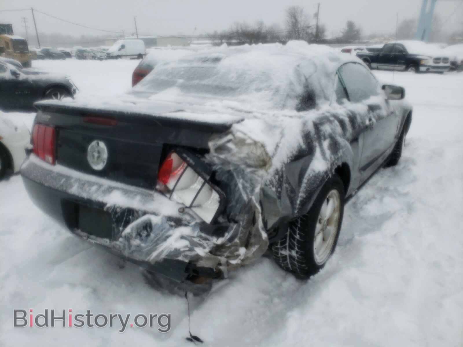 2007 FORD MUSTANG - VIN: 1ZVHT84N975204014 - Фото 4