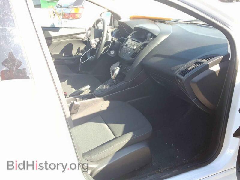 2016 Ford FOCUS (VIN 1FADP3K24GL289623) — photo 5 of 10