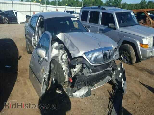 Photo 2LNHM82VX9X610058 - LINCOLN TOWNCAR 2009