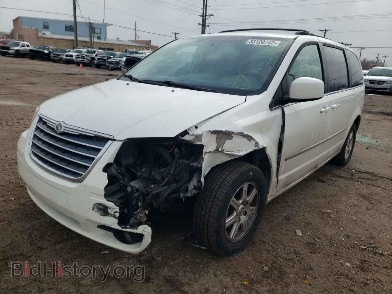 2010 CHRYSLER MINIVAN - VIN: 2A4RR5D17AR102958 - Фото 2