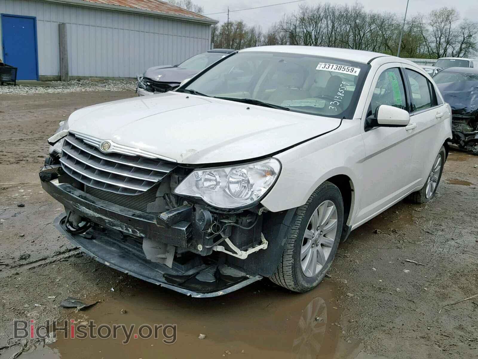 2010 CHRYSLER SEBRING - VIN: 1C3CC5FB5AN146154 - Фото 2