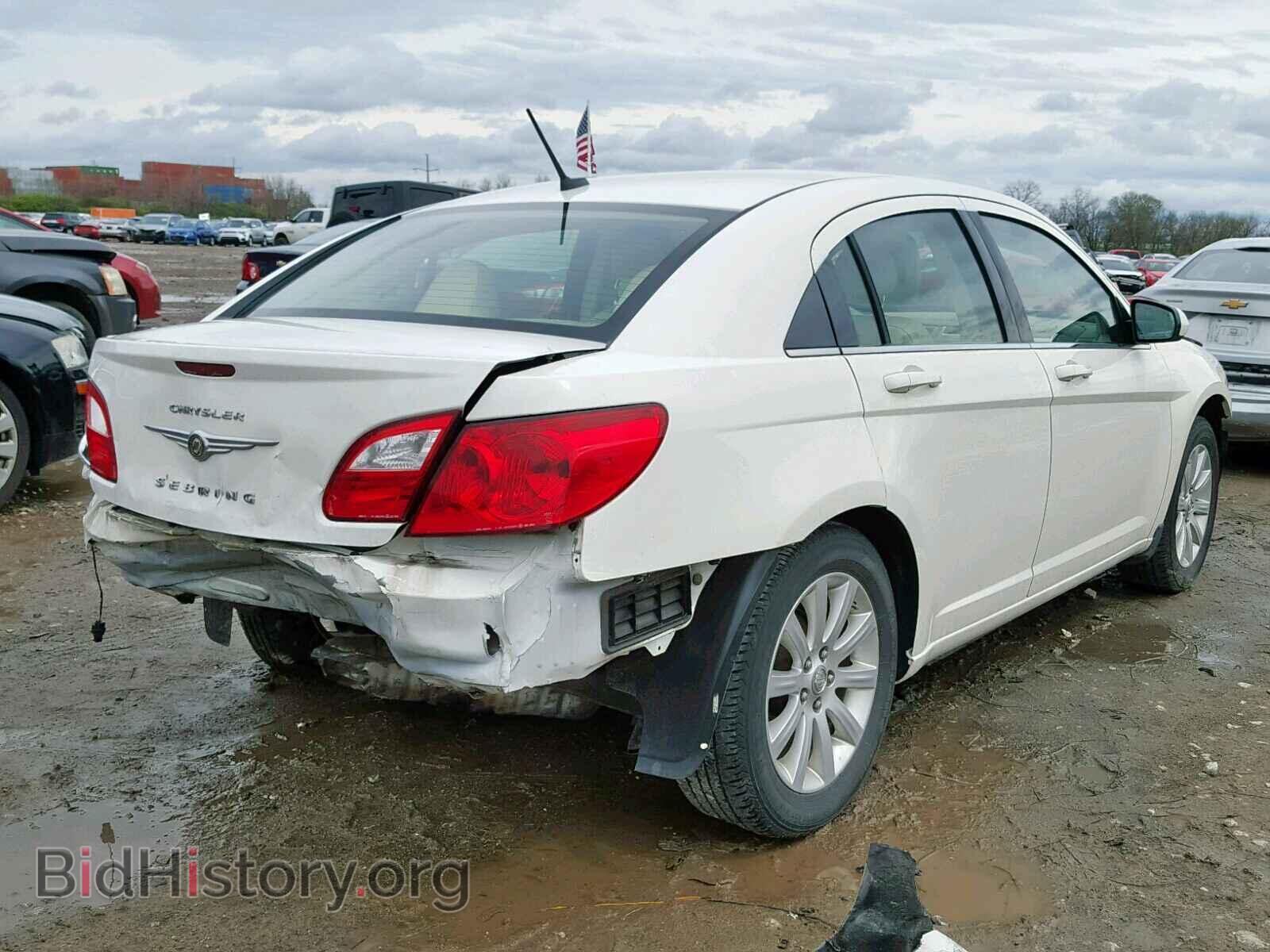 2010 CHRYSLER SEBRING - VIN: 1C3CC5FB5AN146154 - Фото 4