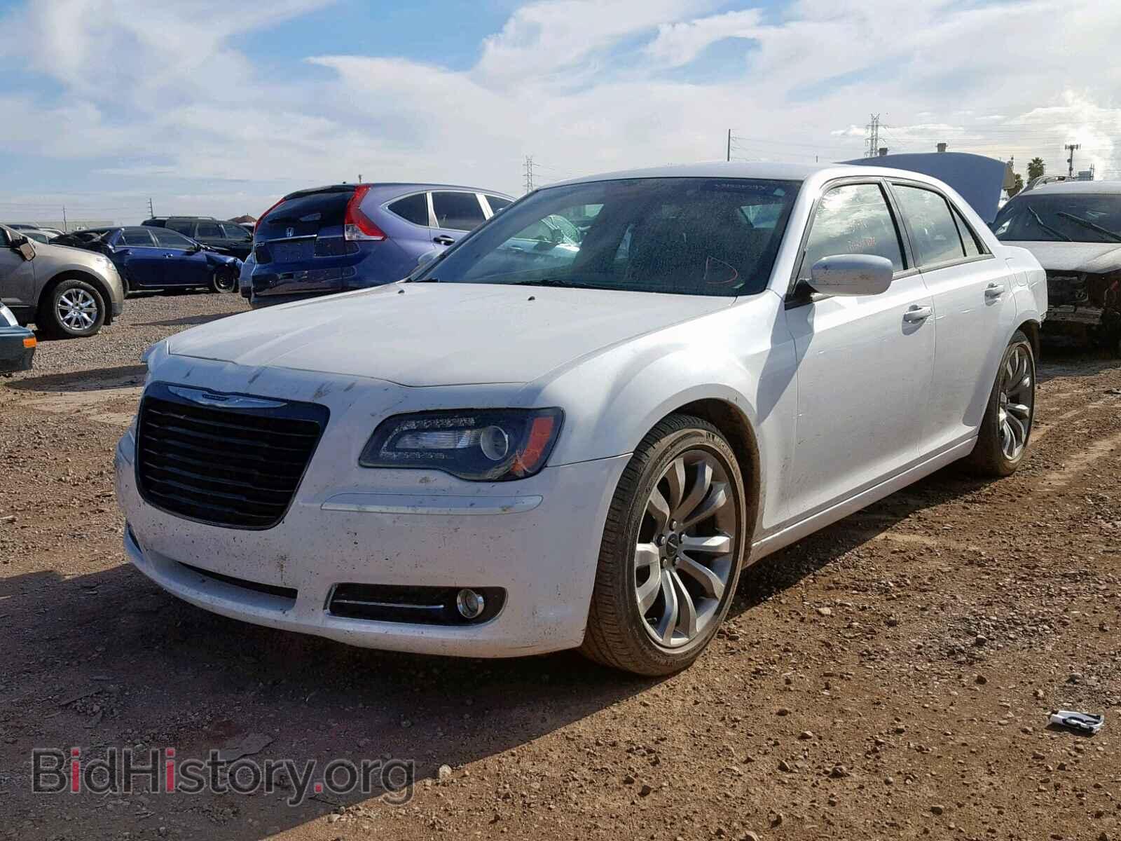 2014 CHRYSLER 300 - VIN: 2C3CCABG3EH228876 - Фото 2