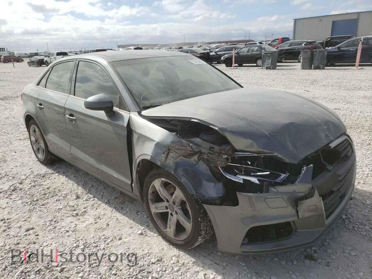 Фотография WAUB8GFF6H1023016 - AUDI A3 2017