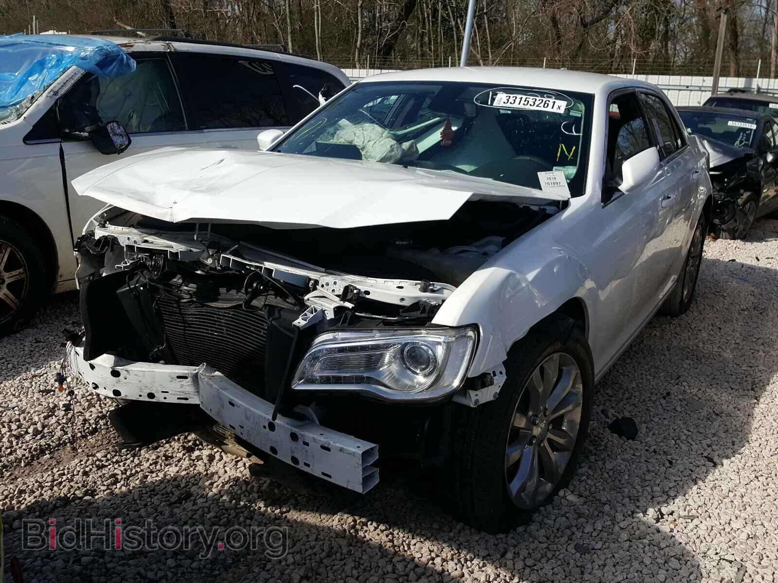 2018 CHRYSLER 300 - VIN: 2C3CCARG8JH324714 - Фото 2