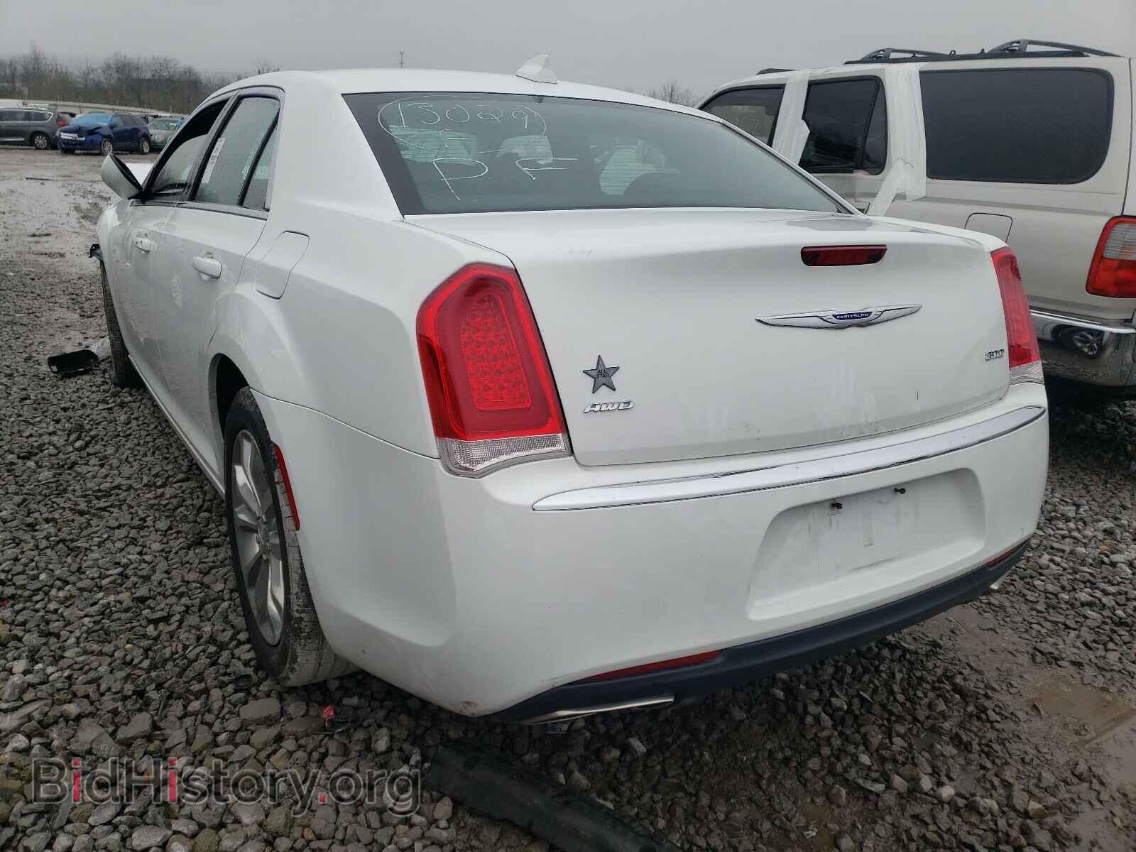 2018 CHRYSLER 300 - VIN: 2C3CCARG8JH324714 - Фото 3