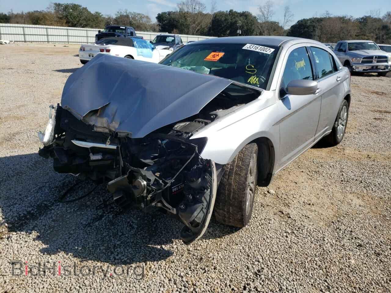 2013 CHRYSLER 200 - VIN: 1C3CCBAB4DN560438 - Фото 2