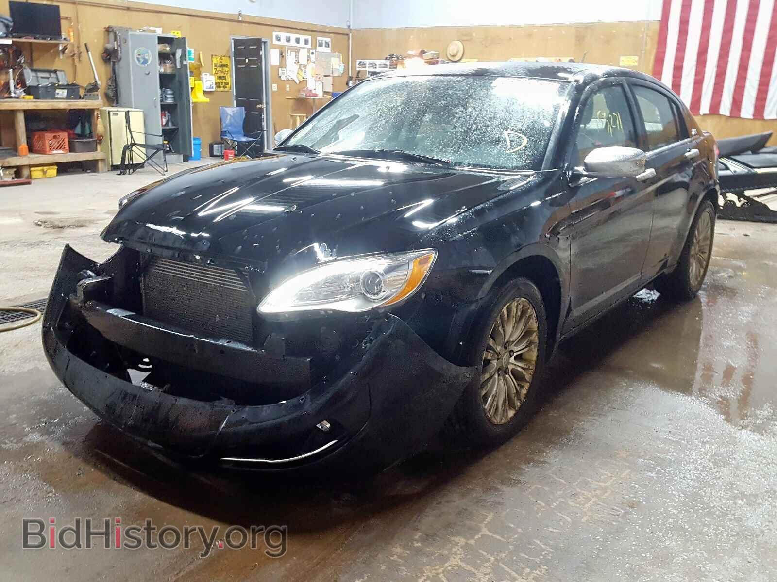 2011 CHRYSLER 200 - VIN: 1C3BC2FB3BN581346 - Photo 2