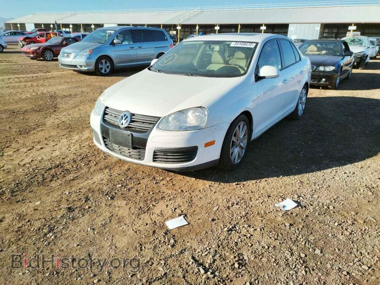 2010 VOLKSWAGEN JETTA - VIN: 3VWRA7AJ6AM093798 - Фото 2