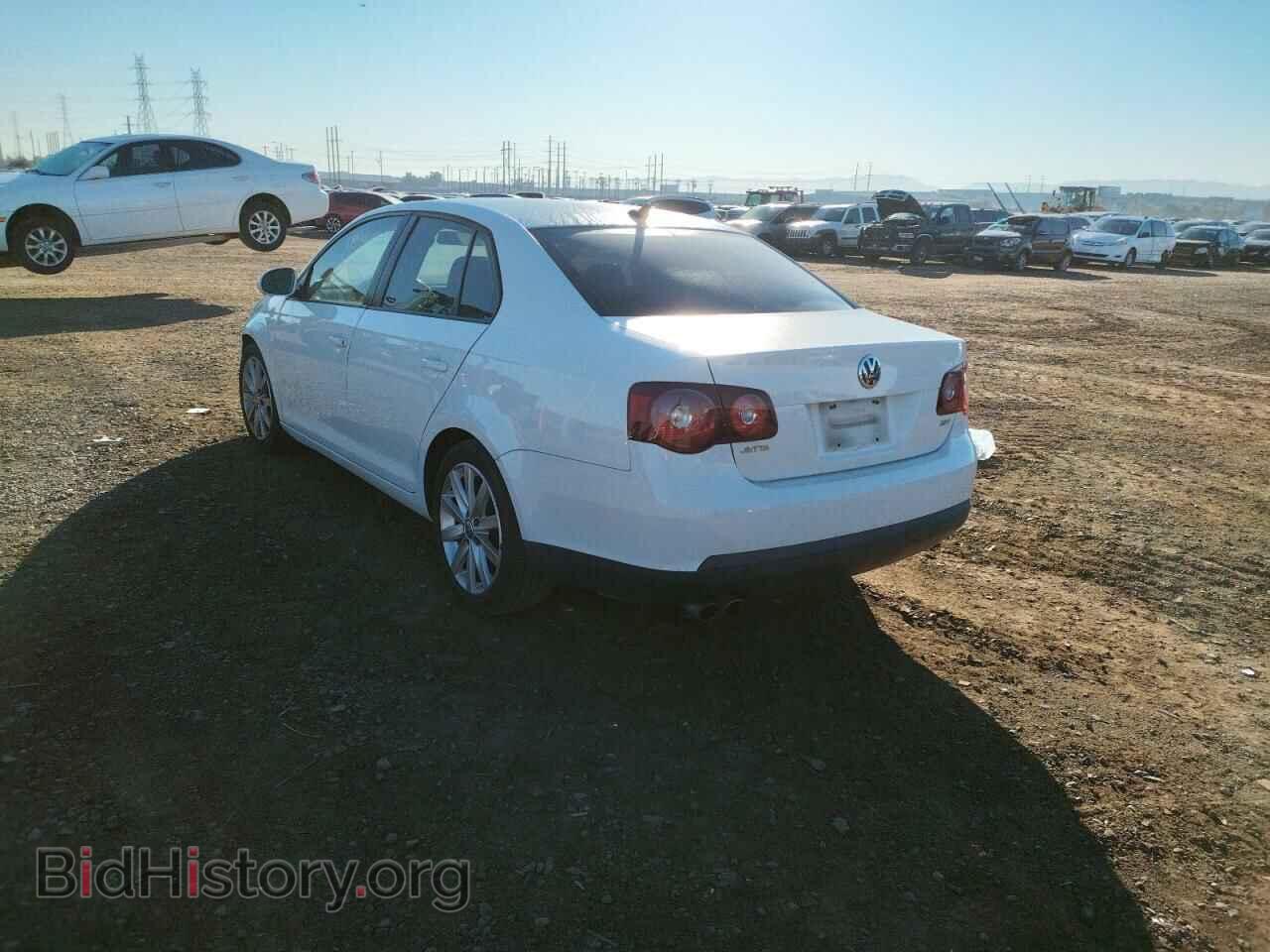 2010 VOLKSWAGEN JETTA - VIN: 3VWRA7AJ6AM093798 - Фото 3