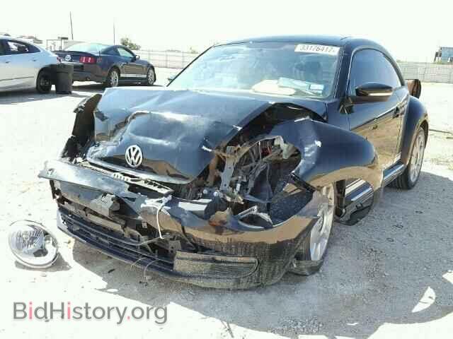 2013 VOLKSWAGEN BEETLE - VIN: 3VWJP7AT9DM687111 - Фото 2