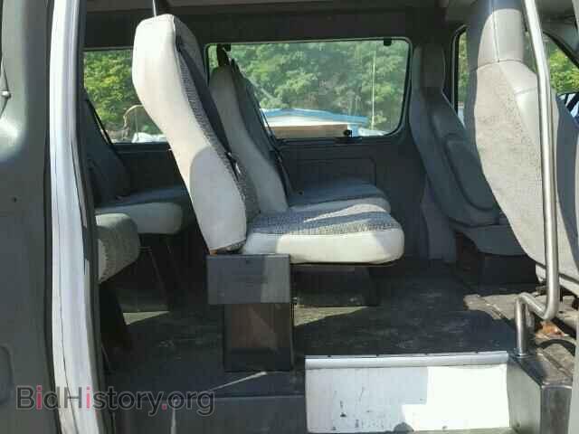 2010 Ford ECONOLINE (VIN 1FTNS2EL1ADA15695) — photo 6 of 10