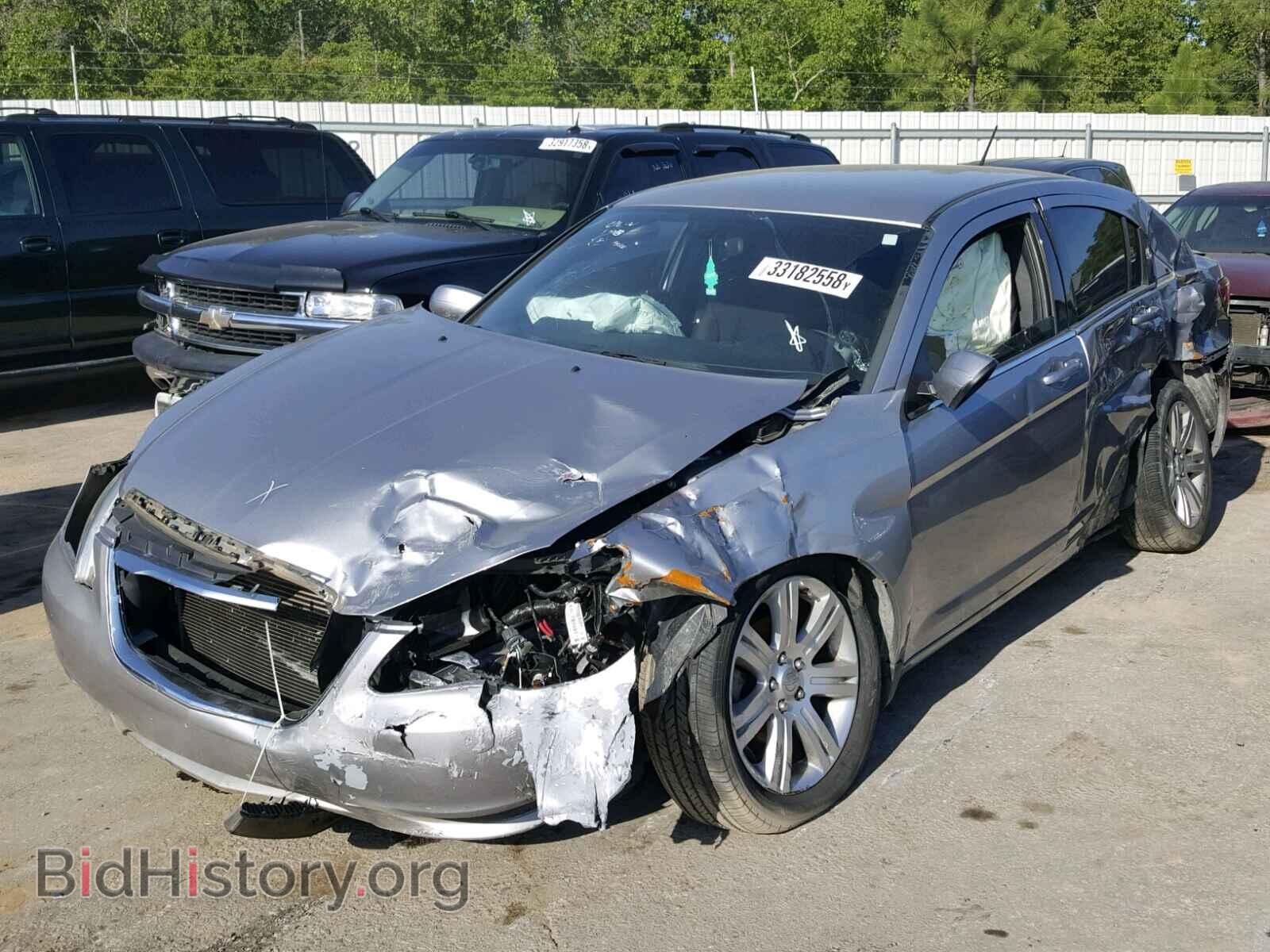 2013 CHRYSLER 200 - VIN: 1C3CCBAB5DN640797 - Photo 2