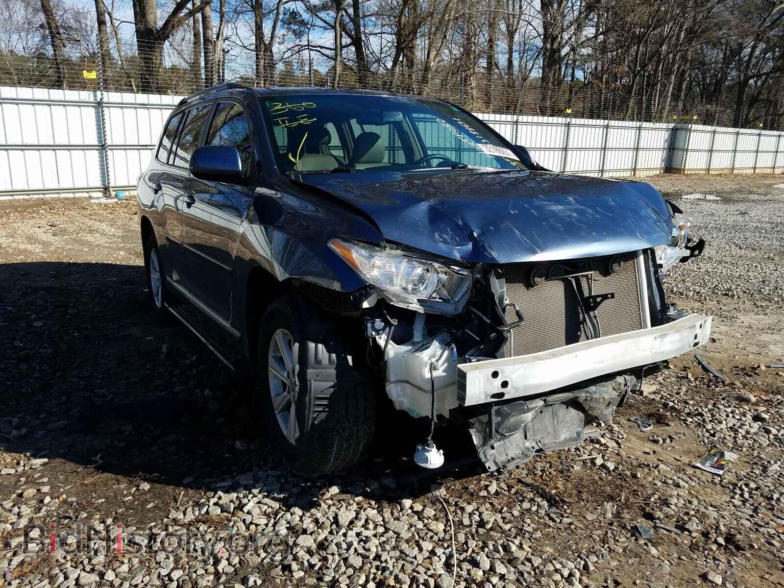Фотография 5TDBK3EH3DS249138 - TOYOTA HIGHLANDER 2013