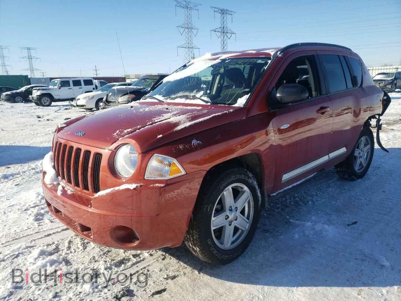 2010 JEEP COMPASS - VIN: 1J4NF1FB9AD619963 - Photo 2