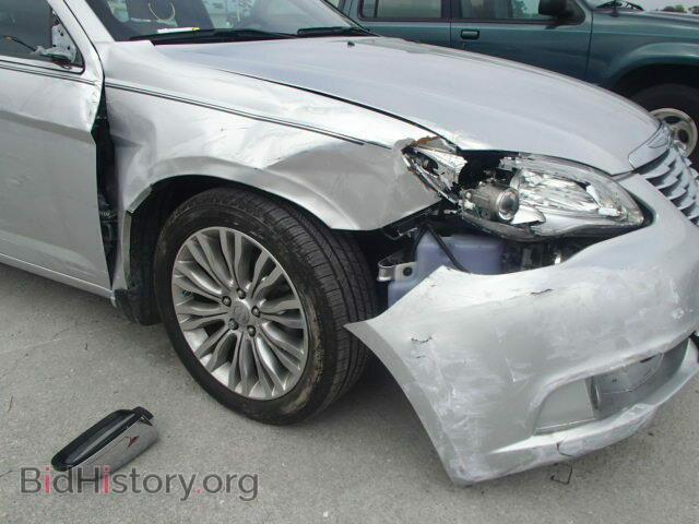 2011 CHRYSLER 200 - VIN: 1C3BC2FGXBN619571 - Фото 10