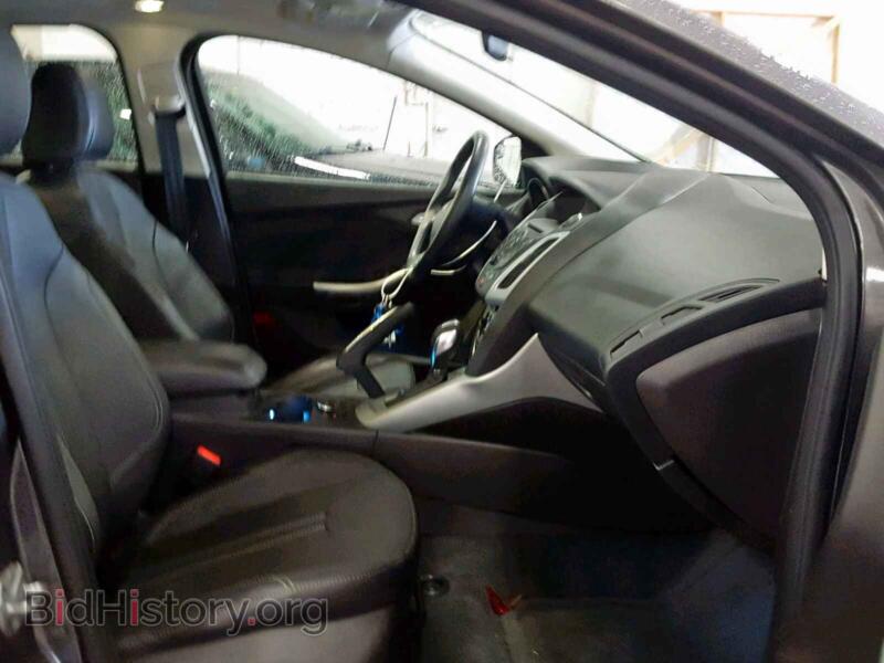 2014 Ford FOCUS SE (VIN 1FADP3F27EL100034) — photo 5 of 10