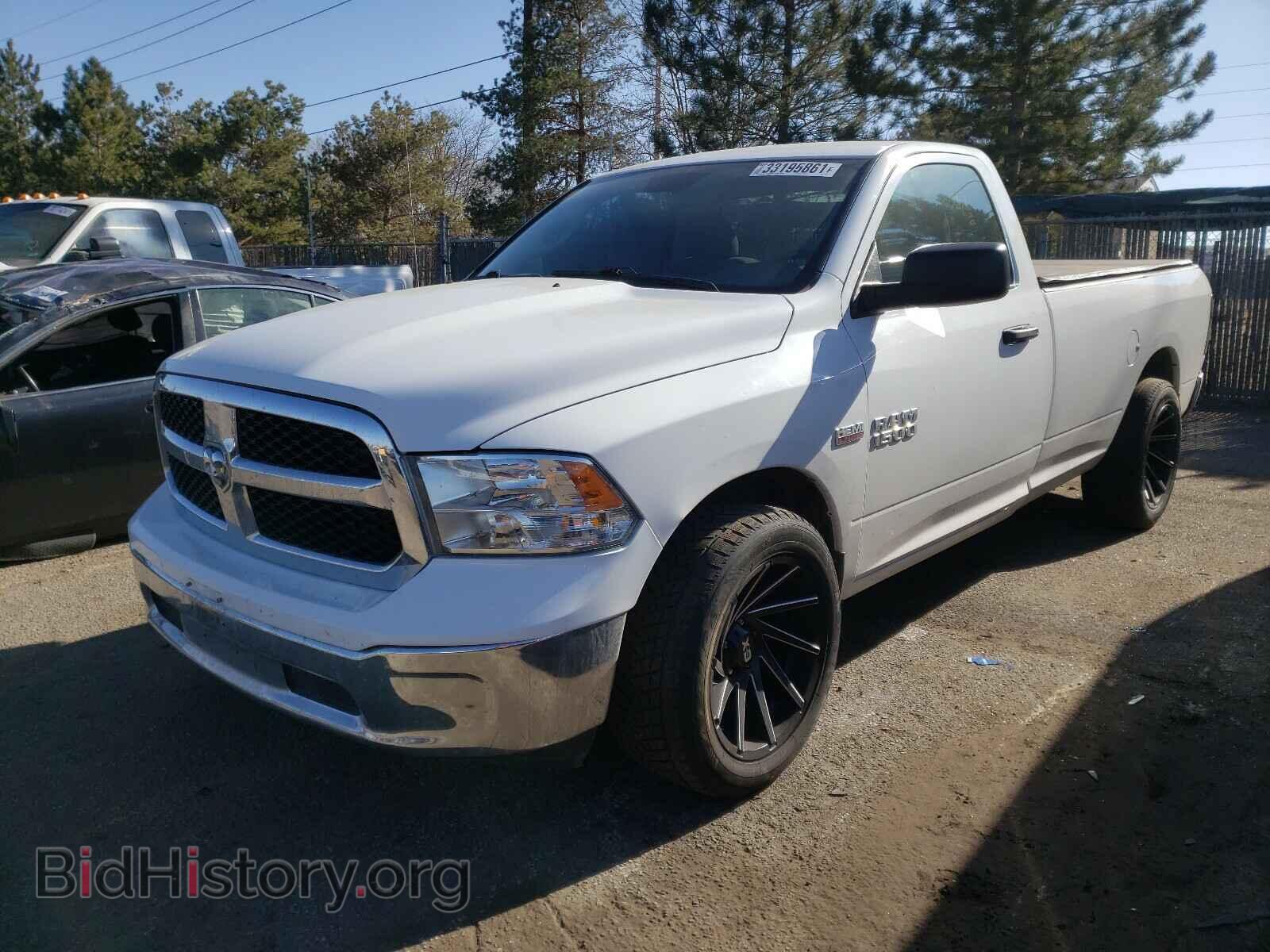 2017 RAM 1500 - VIN: 3C6JR6DT6HG704591 - Фото 2
