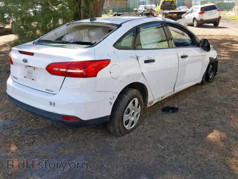 2016 Ford FOCUS (VIN 1FADP3E21GL209447) — photo 4 of 10