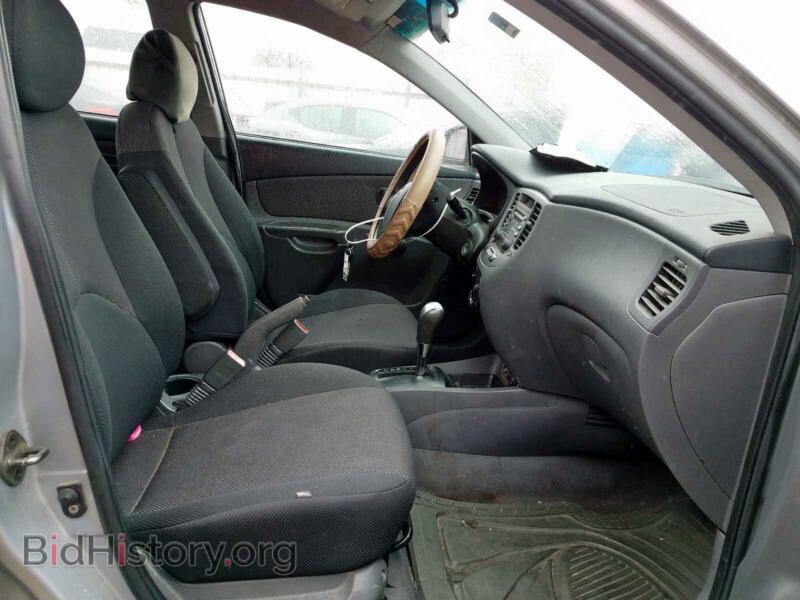 2007 Kia RIO BASE (VIN KNADE123976258893) — фото 5 из 10