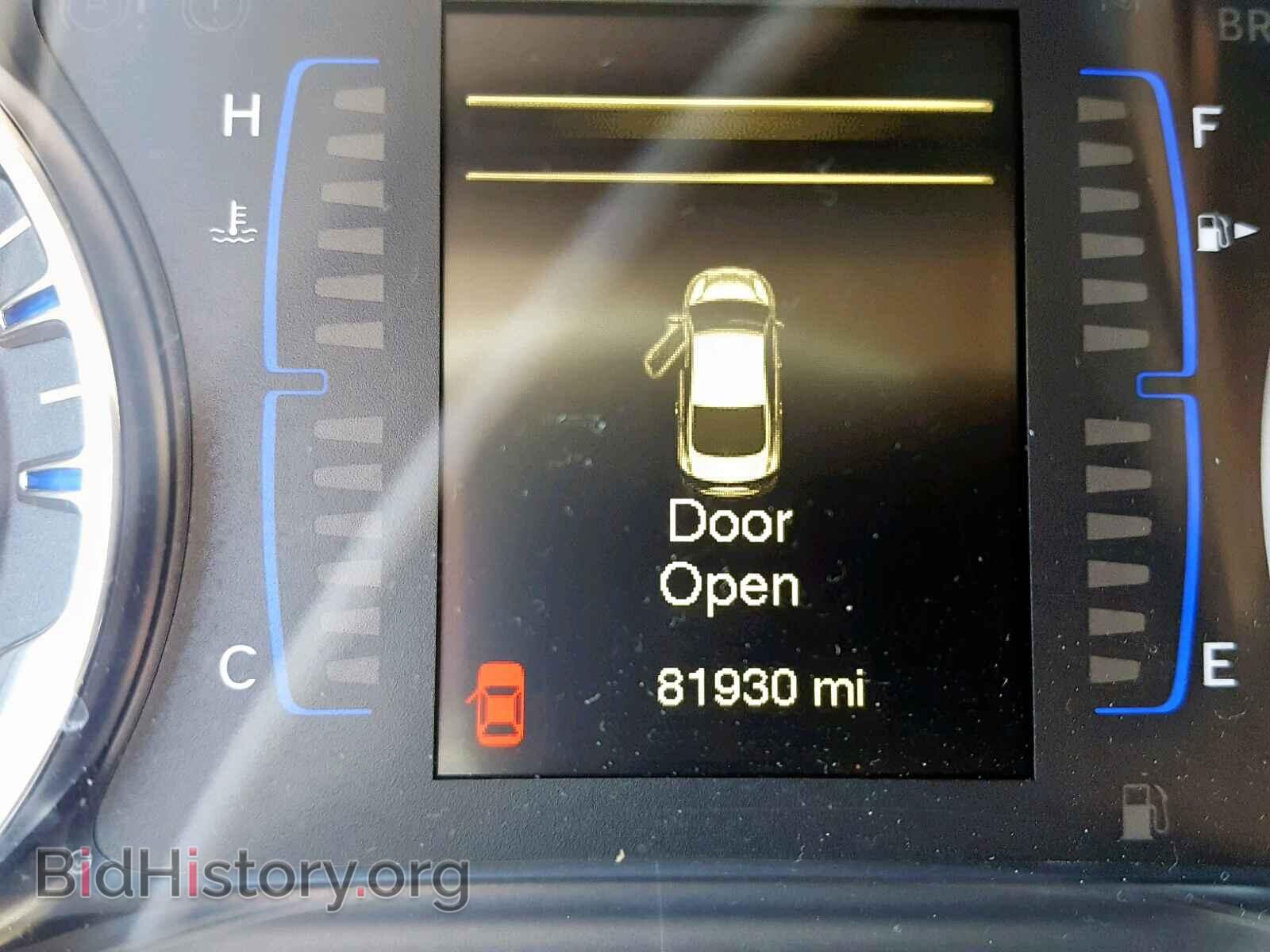 2016 CHRYSLER 200 - VIN: 1C3CCCABXGN163732 - Photo 8